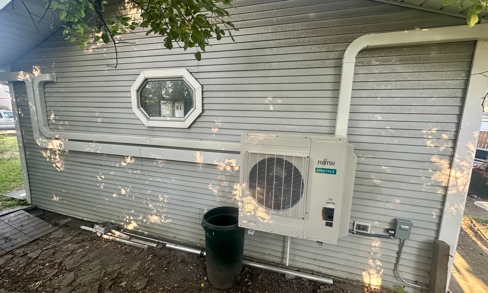 Ductless mini-split head mounted in a Worth, IL home
