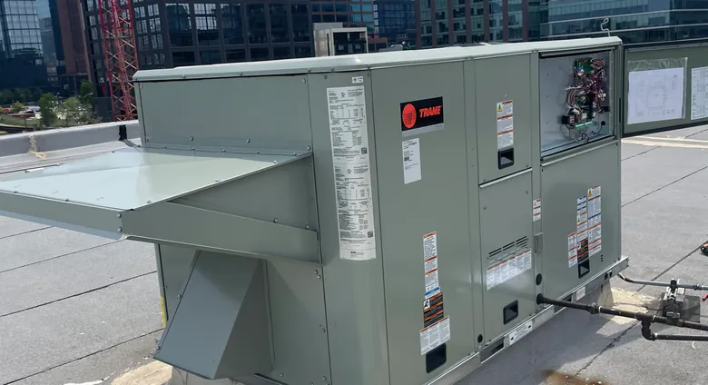 Rooftop commercial HVAC units serviced by MH HVAC